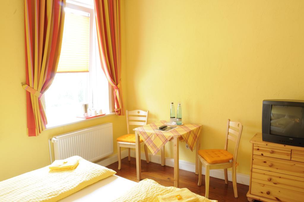 Hotel Zur Alten Stadtmauer Lübeck Szoba fotó