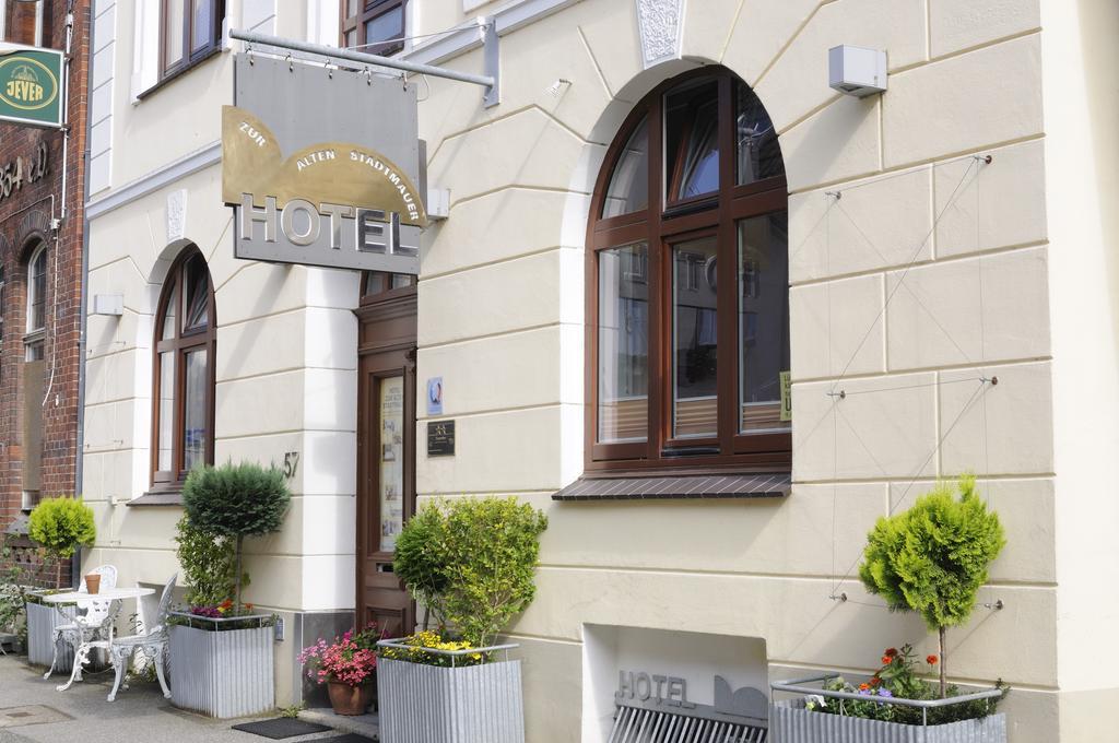 Hotel Zur Alten Stadtmauer Lübeck Kültér fotó